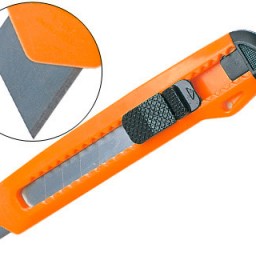 Cúter Q-Connect cuchilla ancha naranja